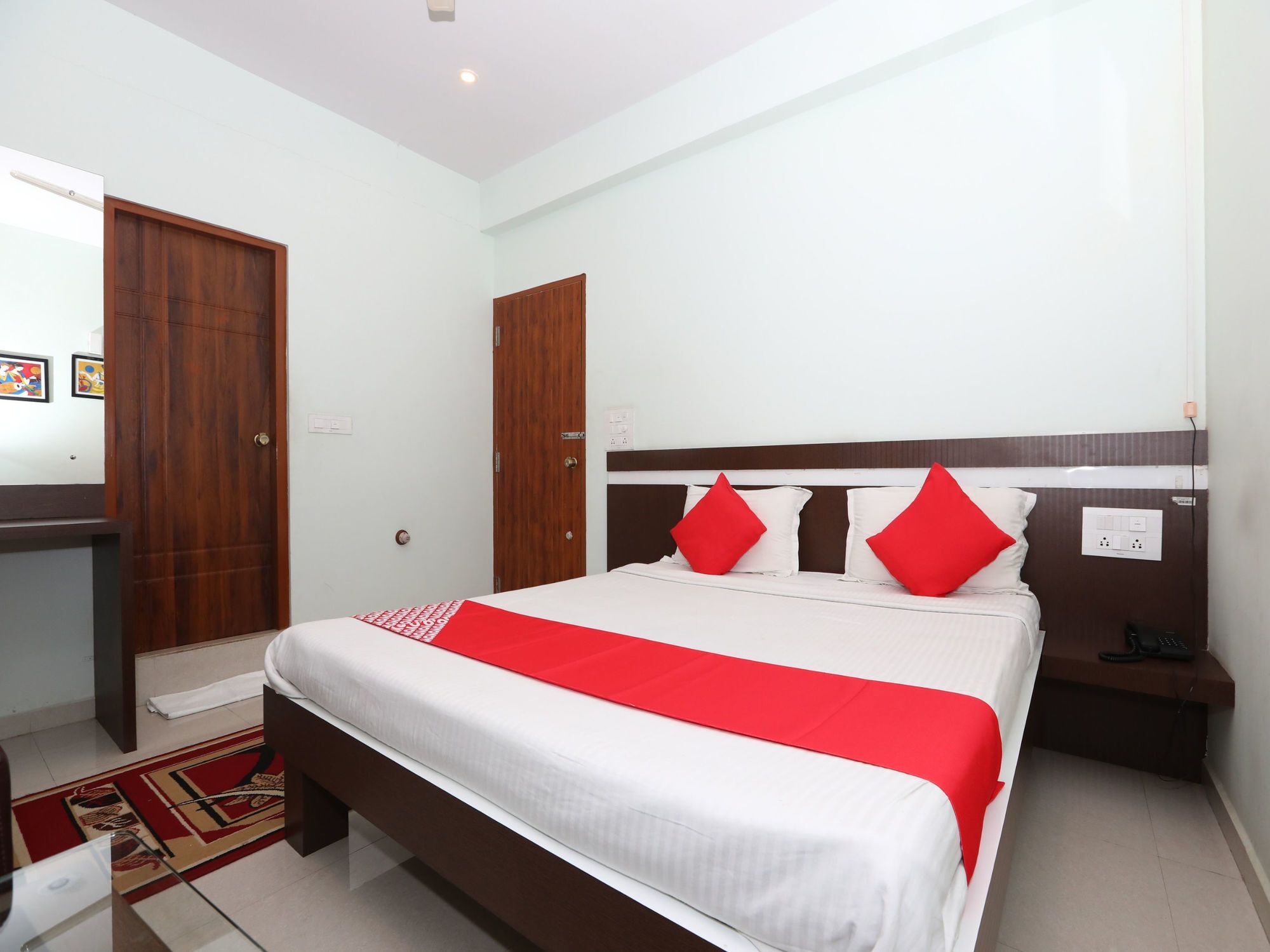 Hotel Golden Residency Mysuru Zewnętrze zdjęcie