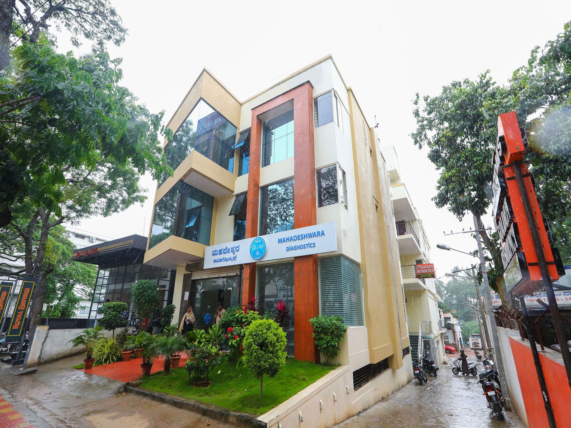 Hotel Golden Residency Mysuru Zewnętrze zdjęcie